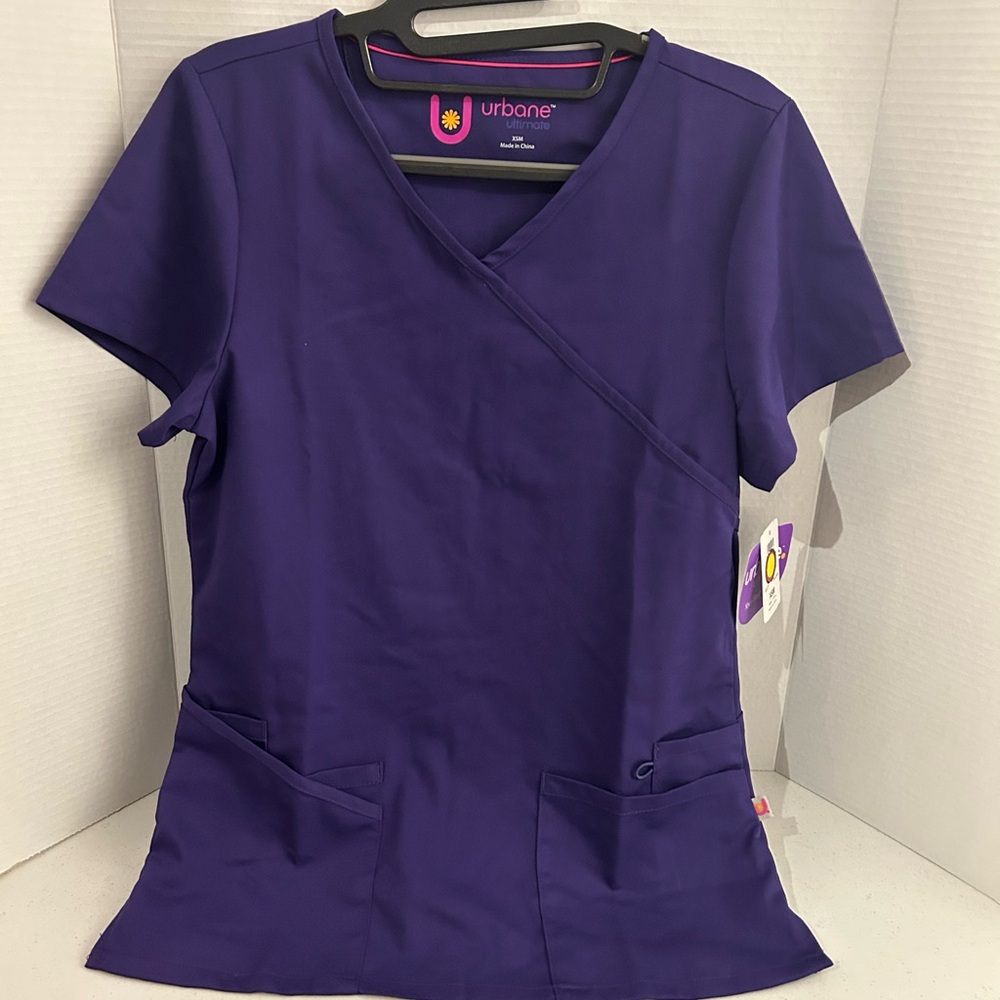 Urbane Women's V-Neck XSM scrub top NWT